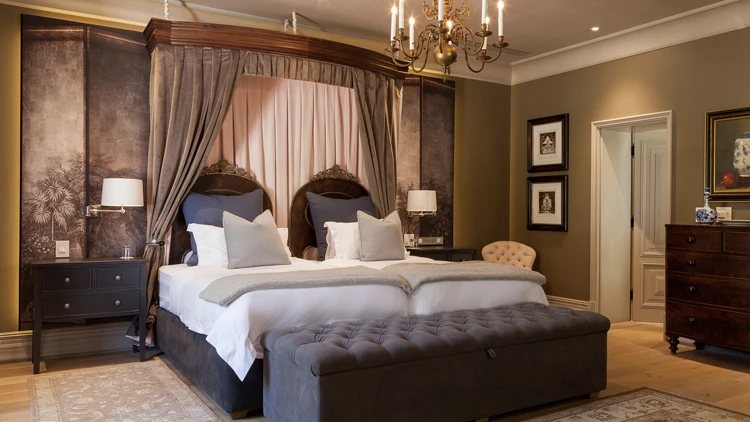 lanzarac-hotel-and-spa-luxury-room